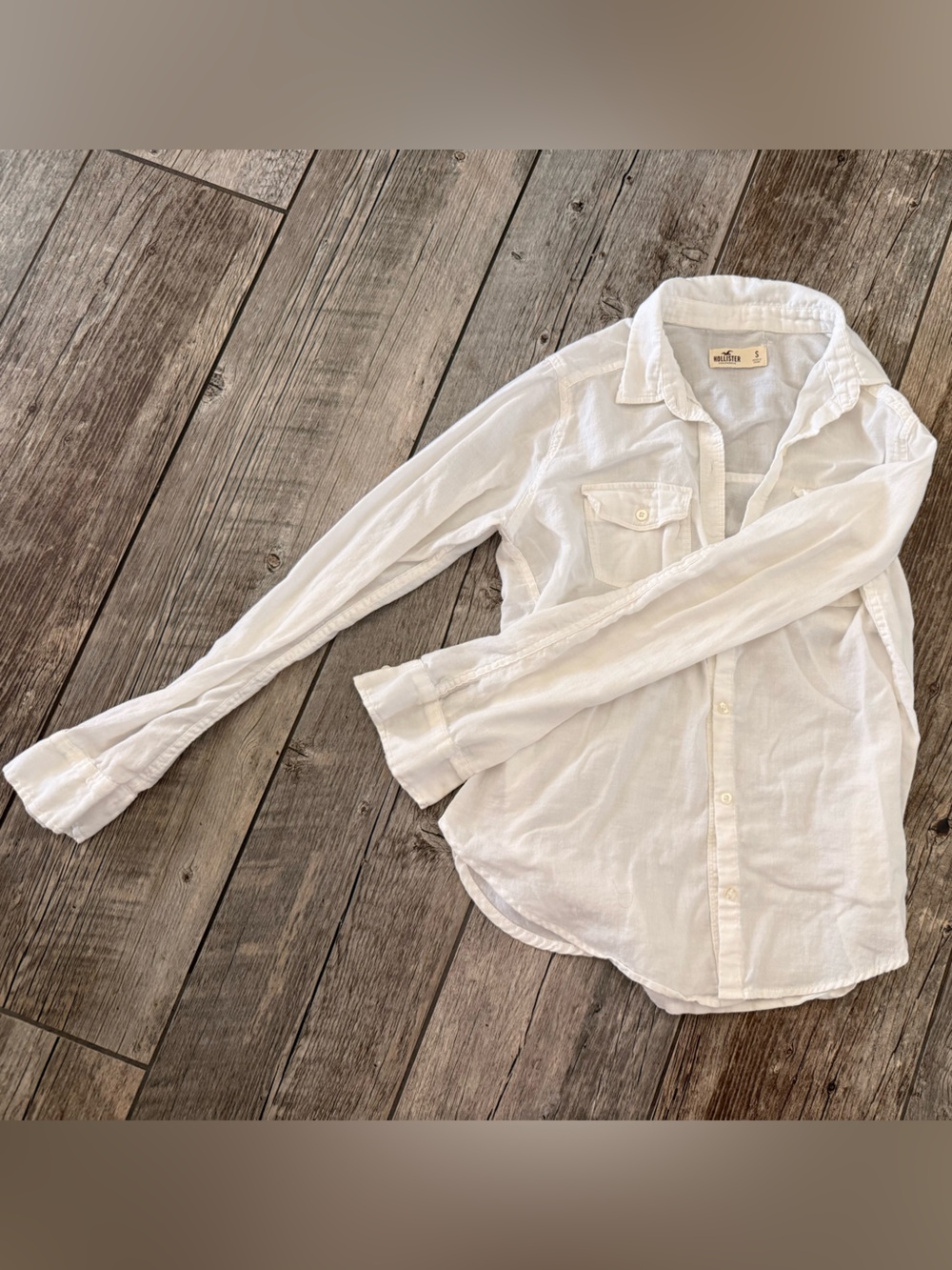 Hollister White Long-Sleeve Button-Down Shirt
